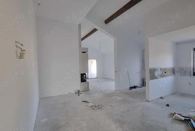 Casă cu Teren 440 Mp în Ghiroda