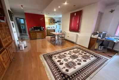 Apartament cu 3 camere decomandat în 1 Mai - 10