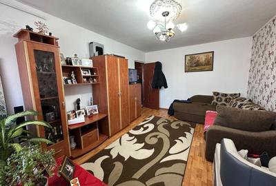 Apartament cu 3 camere decomandat în Ozana