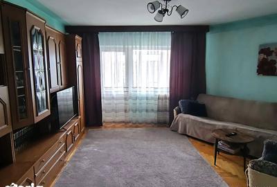 Apartament cu 4 camere decomandat, mobilat în Podu Roș - 9