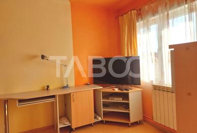 Apartament 50 mpu 2 camere etaj 3 pivnita Piata Noua Cisnadie - 7
