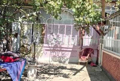 Branesti / IF - casa batraneasca din caramida cu teren de vanzare - 4