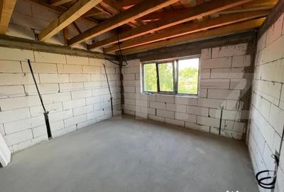 Casă cu 2 camere cu Teren 300 Mp în Central - 8