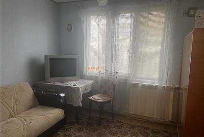 Apartament 3 camere , zona Sud , et 3/4 , decomandat ,52 mp - 3