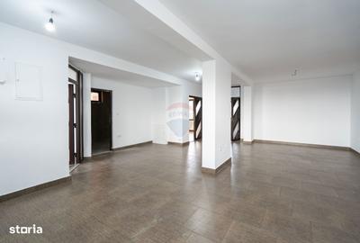 Casă cu 9 camere cu Teren 1000 Mp în Oncea - 2