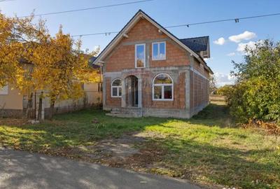 Casă cu 4 camere cu Teren 500 Mp în Aradul Nou - 1