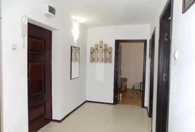 Apartament cu 2 camere decomandat în Central - 1