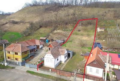 Casă cu 2 camere cu Teren 775 Mp în Păucea