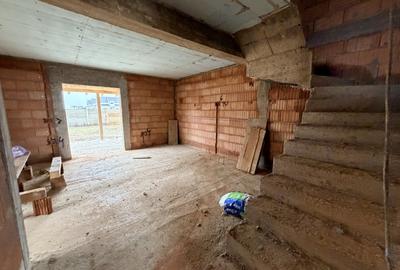 Duplex cu 4 camere -110 mp- Mosnita Noua - Comision 0% - 9