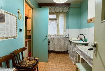 Tătărași - Posta , apartament 4 camere , decomandat , etaj 1 - 4