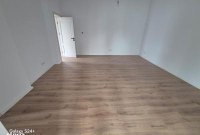 Casă cu 4 camere în Central - 3