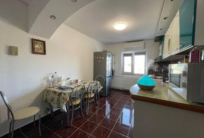 Apartament cu 3 camere decomandat, mobilat în Plăvăț II - 6