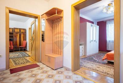 Apartament cu 3 camere decomandat, mobilat în Florilor - 10