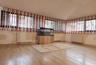 Apartament de Vanzare cu 3 Camere, Suprafata Generoasa si Parcare, Sanpetru - 5