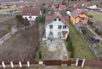 Casa/Villa , 5 camere, singur în curte, 960 mp teren- zona Tarlungeni - 2