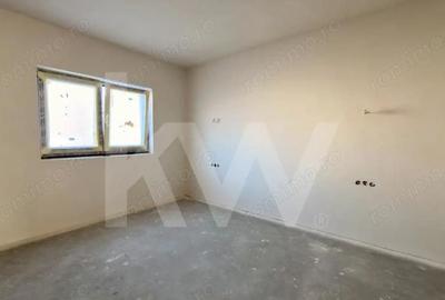 Casă cu 7 camere cu Teren 470 Mp în Tineretului - 3