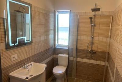 Apartament cu 3 camere decomandat în Șimnicu de Sus - 1