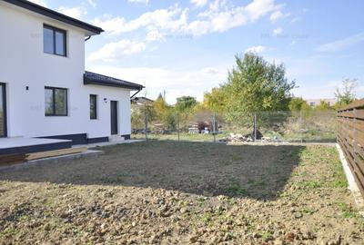 Apartament cu 3 camere decomandat în 1 Mai - 2