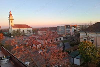 Apartament cu 3 camere semidecomandat în Central - 3