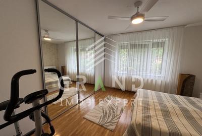 Casa cocheta cu gradina superba ?i garajDambul Rot - 4