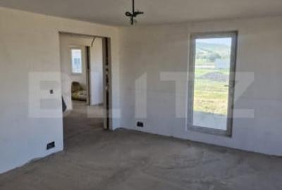 Casă cu 4 camere cu Teren 5600 Mp în Central - 13