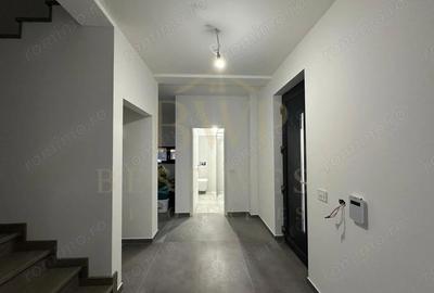 Casă cu 4 camere cu Canalizare în Moșnița Veche