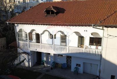 Casă cu 5 camere cu Teren 232 Mp în Central - 16