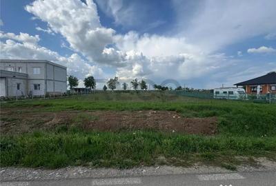Teren de 800 mp, în Gepiu - 1