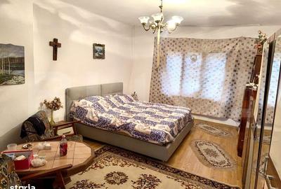 Casă cu 4 camere cu Teren 2770 Mp în Central - 1