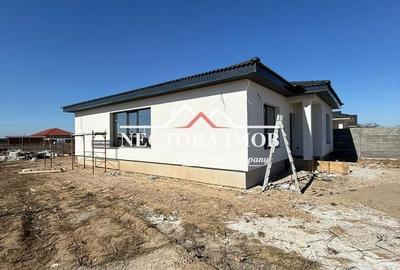 Casă cu 4 camere în Sântandrei