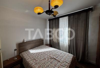 Apartament cu 3 camere decomandat, mobilat în Ștrand