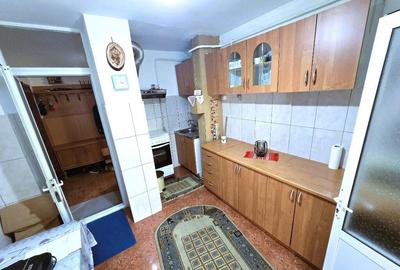 APARTAMENT 3 CAMERE -ET 1 - 3