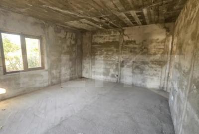 Casă cu 7 camere cu Teren 523 Mp în Central