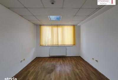 Spațiu comercial, de 40 mp, în Plopilor - 6