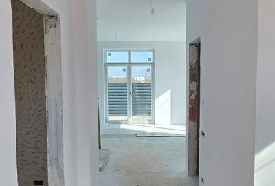 Casă cu 5 camere cu Teren 205 Mp în Dobroești - 10