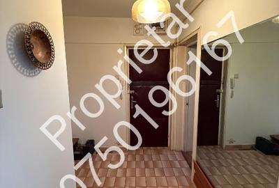 Apartament cu 4 camere semidecomandat în Titan