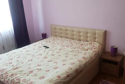 Proprietar inchiriez apartament 3 camere 600 - 2
