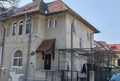 Casă individuală cu 5 camere cu Canalizare în P-ța Unirii - 5