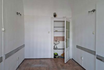 Spațiu comercial, de 18 mp, în Exterior Vest - 2