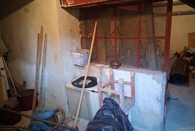 Casă individuală cu 10 camere cu Canalizare în Titulescu - 7