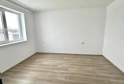 Casă cu 3 camere cu Teren 350 Mp în Central - 1