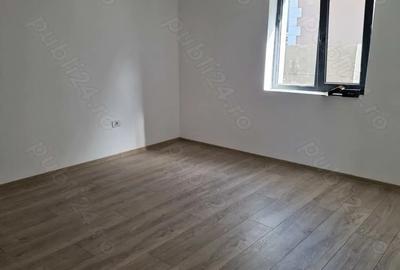 Casă cu 4 camere cu Teren 400 Mp în Sânmihaiu Român