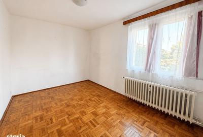Apartament cu 3 camere semidecomandat în Alexandru Obregia