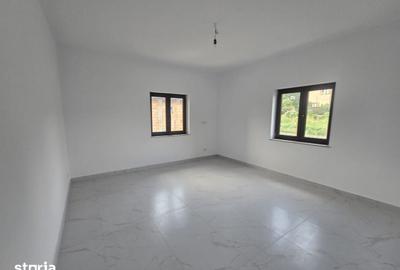 Casă cu 3 camere cu Teren 590 Mp în Sărata - 17