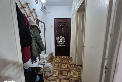 Apartament cu 3 camere semidecomandat în Central - 1