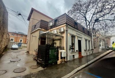 Casă individuală cu 4 camere cu Canalizare în Central