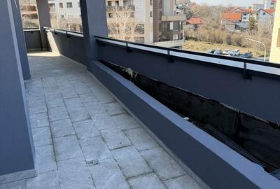 Apartament cu 4 camere decomandat în Central - 8