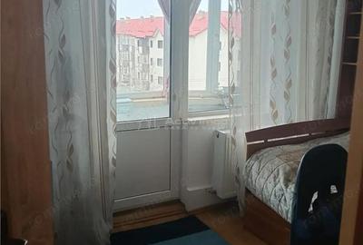 Apartament cu 3 camere decomandat în Cornetu - 2