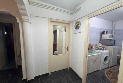 Apartament cu 3 camere decomandat în Central - 8