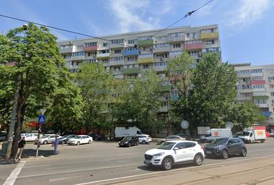 Vând apt. 2 cam. Bd. Ion Mihalache,sector 1, vis a vis metrou 1 Mai, renovat.